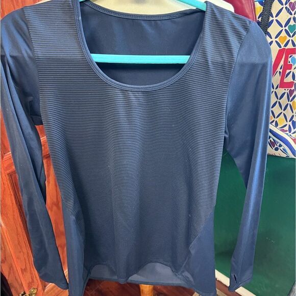 EUC Stripped Workout Top Size Small #030 - Picture 1 of 11